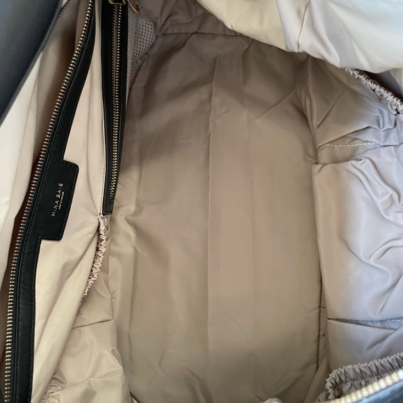 VGUC Mina Baie London weekender in black nylon w/ gold hardware - Picture 8 of 16